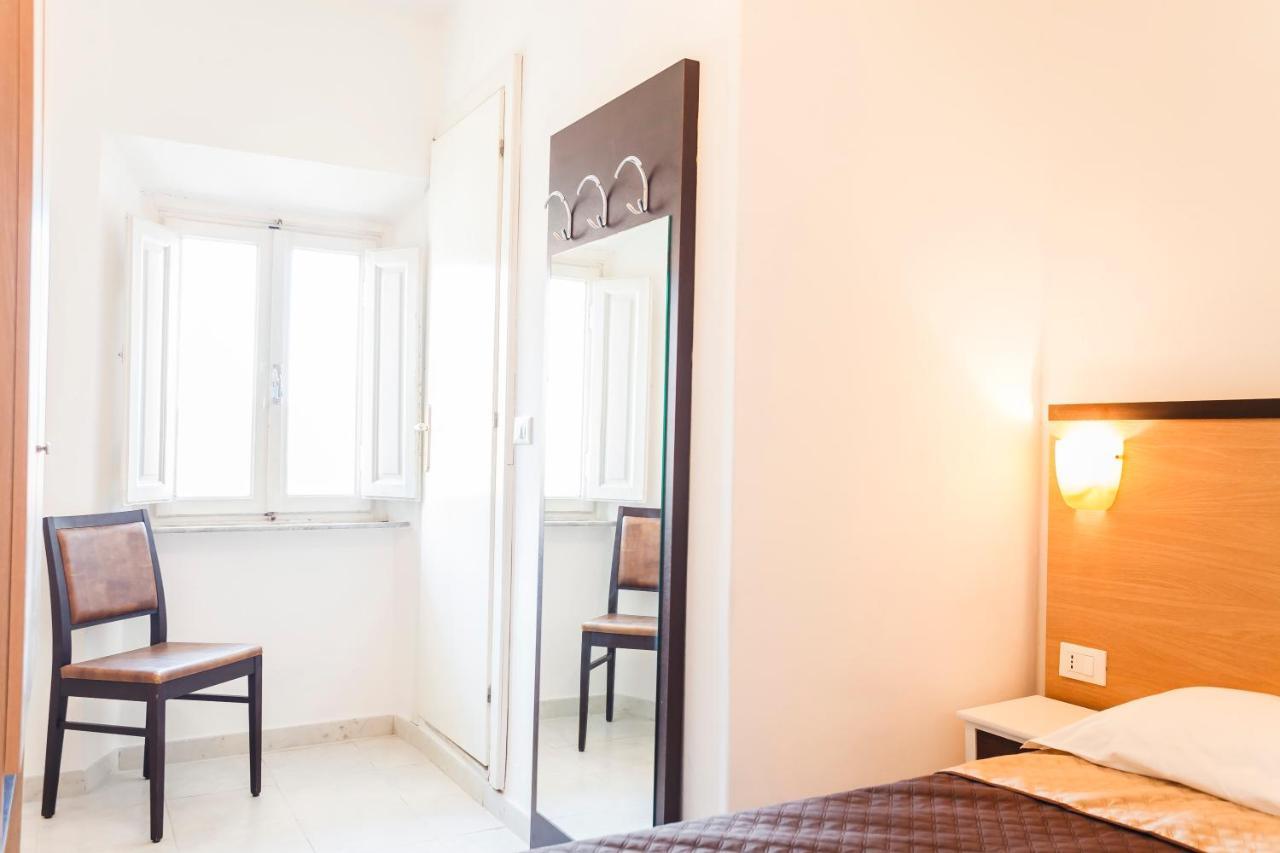 וירג'יו Hotel Rex מראה חיצוני תמונה