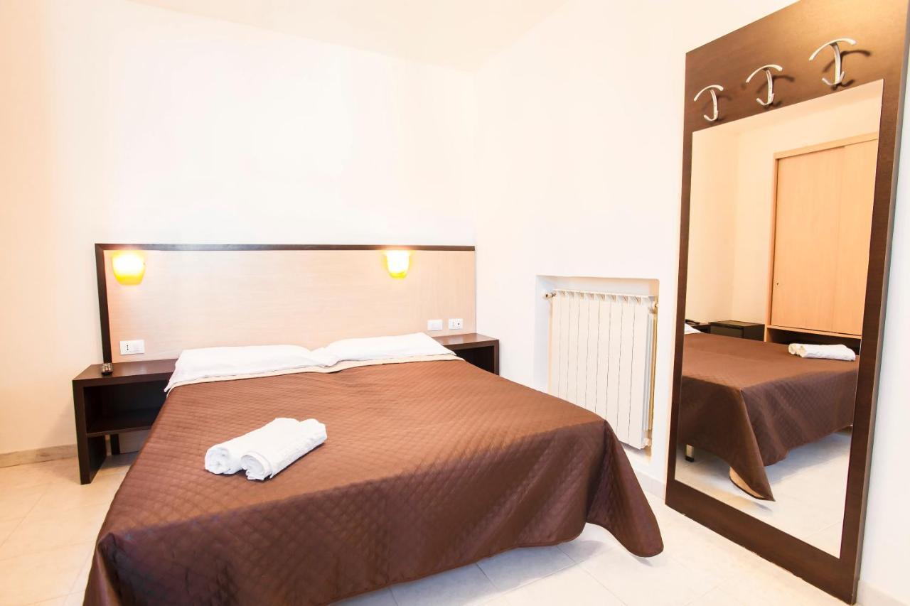 וירג'יו Hotel Rex מראה חיצוני תמונה