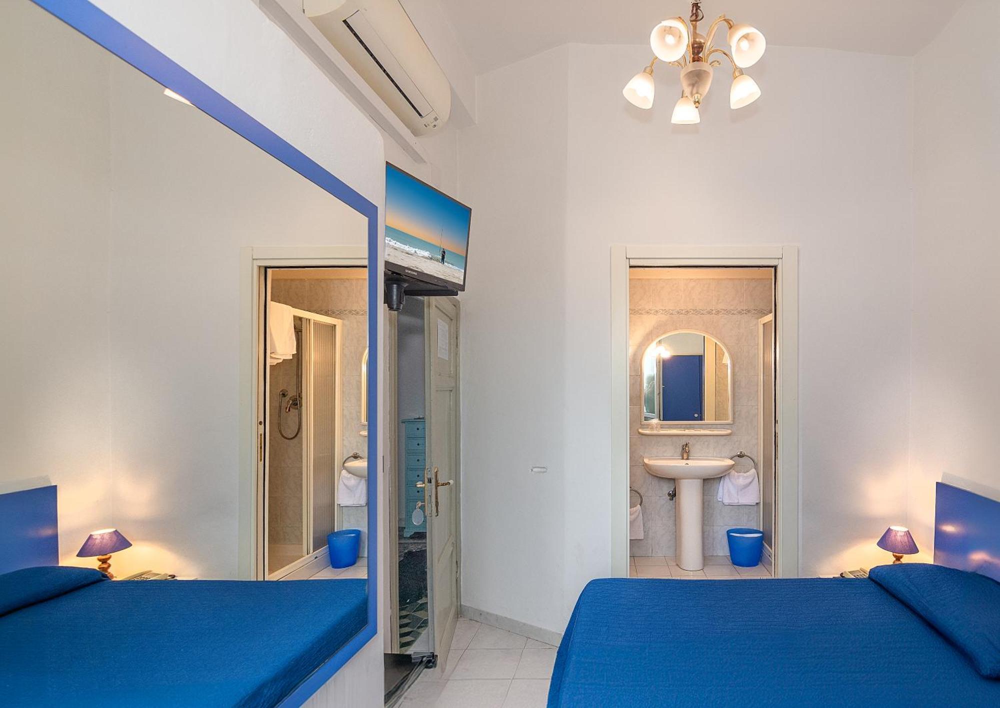 וירג'יו Hotel Rex מראה חיצוני תמונה