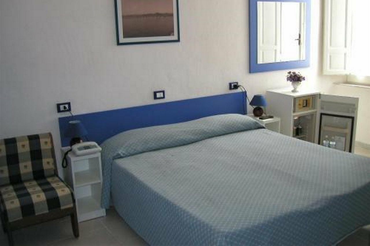 וירג'יו Hotel Rex מראה חיצוני תמונה